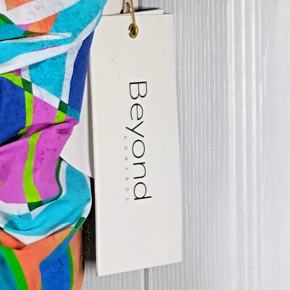 Beyond Control Womens One Piece Swimsuit Multicolor Geometric Abstract Size 6